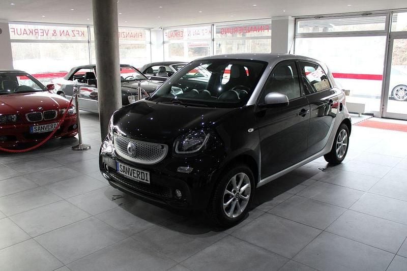Schwarz/silber Gebraucht 2015 Smart ForFour Passion Kleinwagen | 5.990 € (Fairer Preis) - Bild 1/4