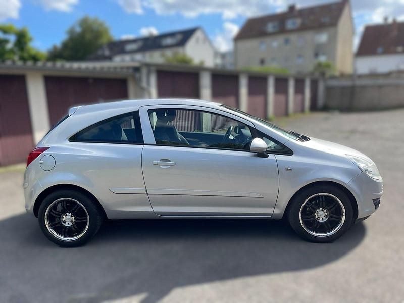 Gebraucht Opel Corsa Catch Me 80 PS (58 kW) 2007 Silber Limousine
