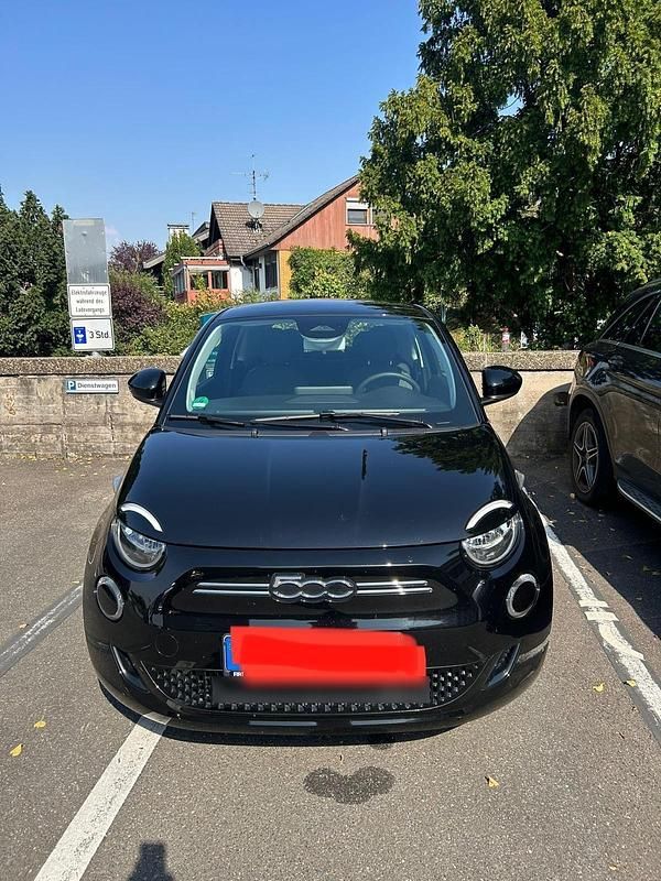 Schwarz Gebraucht 2022 Fiat 500e Icon Limousine | 14.000 € (Superpreis) - Bild 1/4