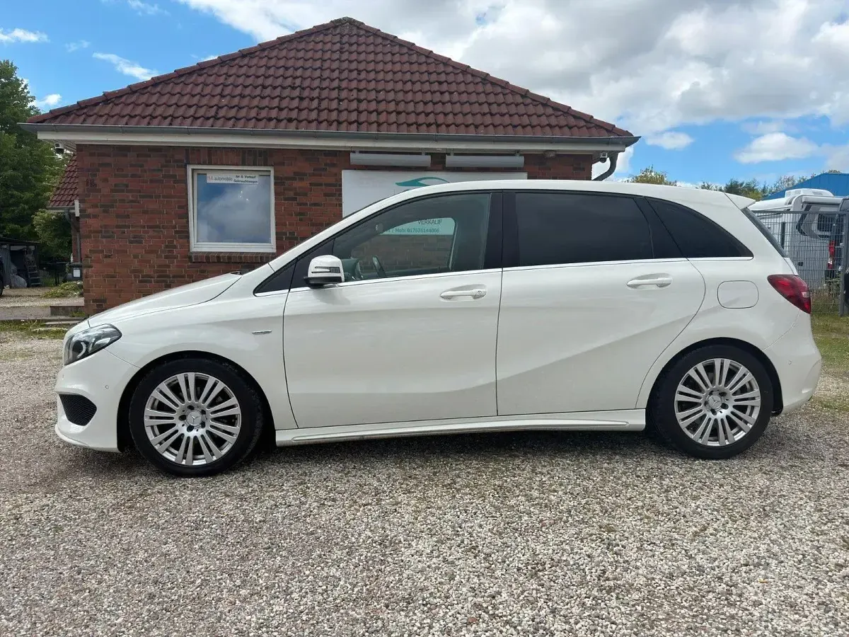 Gebraucht Mercedes B220 Style 170 PS (125 kW) 2019 Weiß Van / Kleinbus