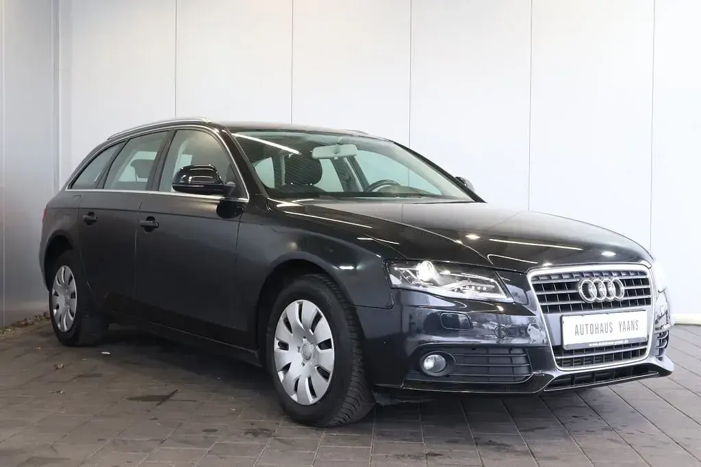 Gebraucht Audi A4 Attraction 120 PS (88 kW) 2009 Phantomschwarz Kombi