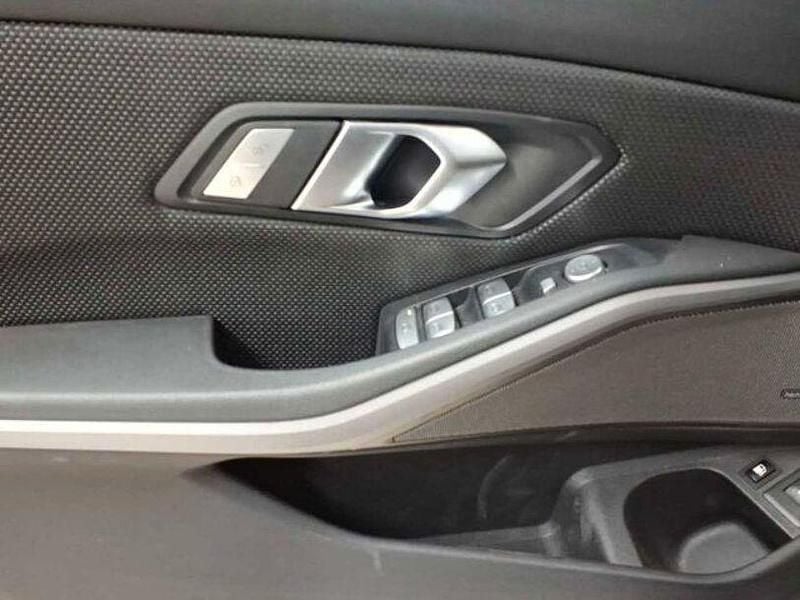 Gebraucht BMW 330e Advantage 184 PS (135 kW) 2020 Grau Kombi