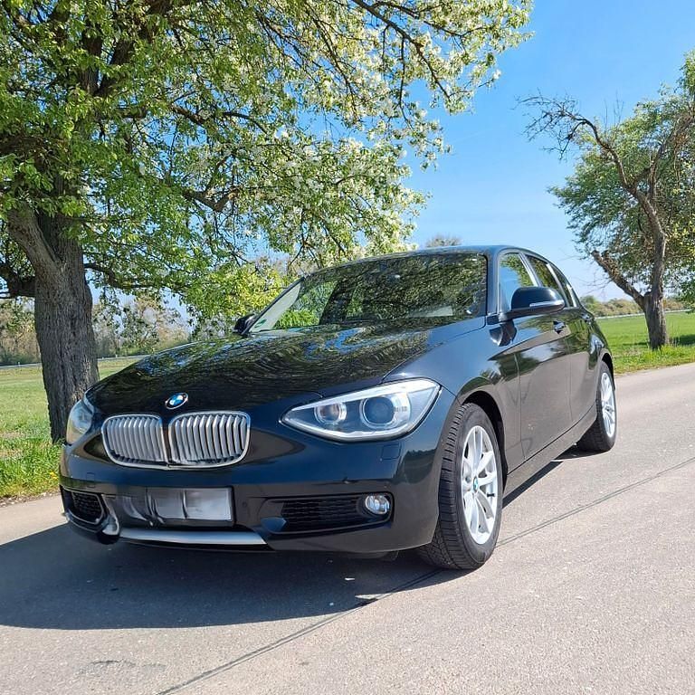 Schwarz Gebraucht 2013 BMW 120 Urban Line Kleinwagen | 13.000 € (Fairer Preis) - Bild 1/4