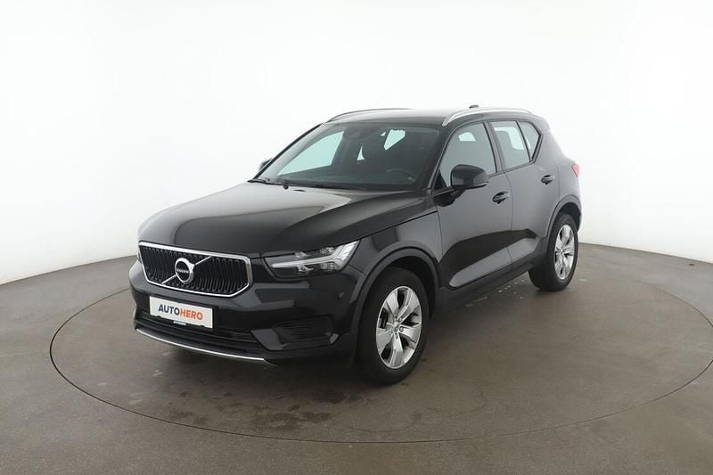 Schwarz Gebraucht 2020 Volvo XC40 Momentum SUV | 25.590 € (Fairer Preis) - Bild 1/3