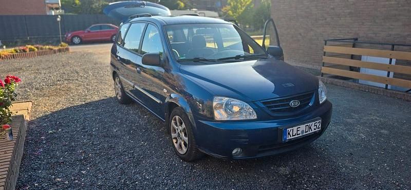 Blau Gebraucht 2005 Kia Carens LX Van / Kleinbus | 3.400 € (Teuer) - Bild 1/4