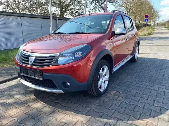 Gebraucht Dacia Sandero Stepway 87 PS (63 kW) 2010 Rot Limousine