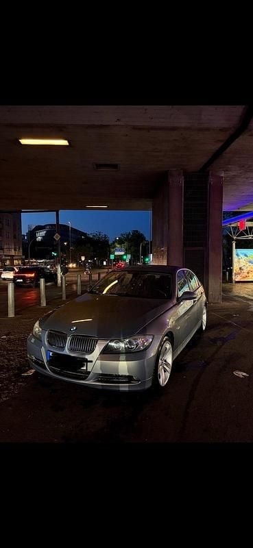Gebraucht BMW 325 218 PS (160 kW) 2005 Grau Limousine