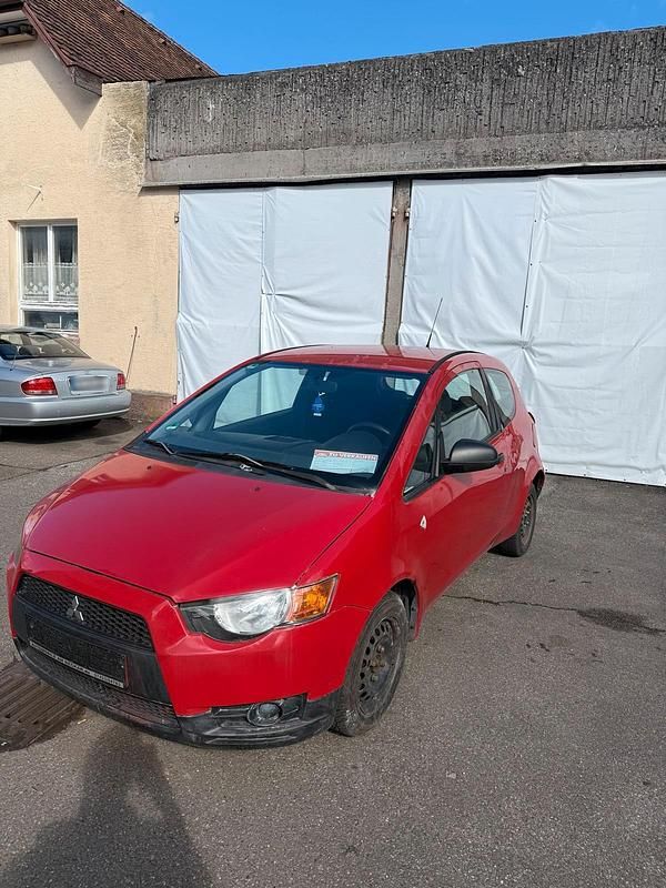 Gebraucht Mitsubishi Colt 75 PS (55 kW) 2009 Rot Kleinwagen