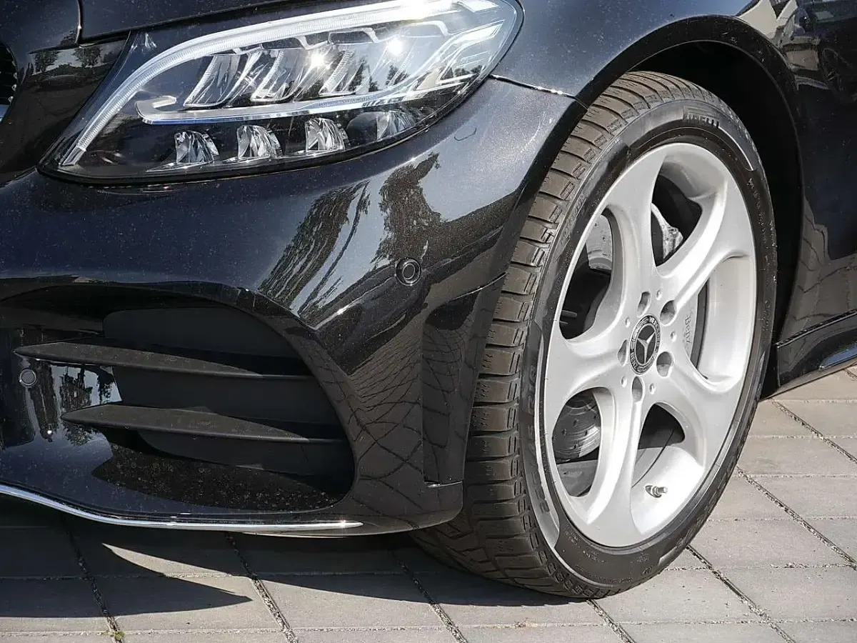 Gebraucht Mercedes C180 AMG 156 PS (114 kW) 2019 Obsidianschwarz Coupé