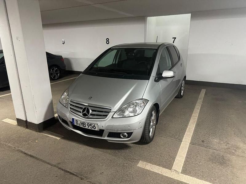 Silber Gebraucht 2009 Mercedes A160 Avantgarde Van / Kleinbus | 5.400 € (Guter Preis) - Bild 1/4