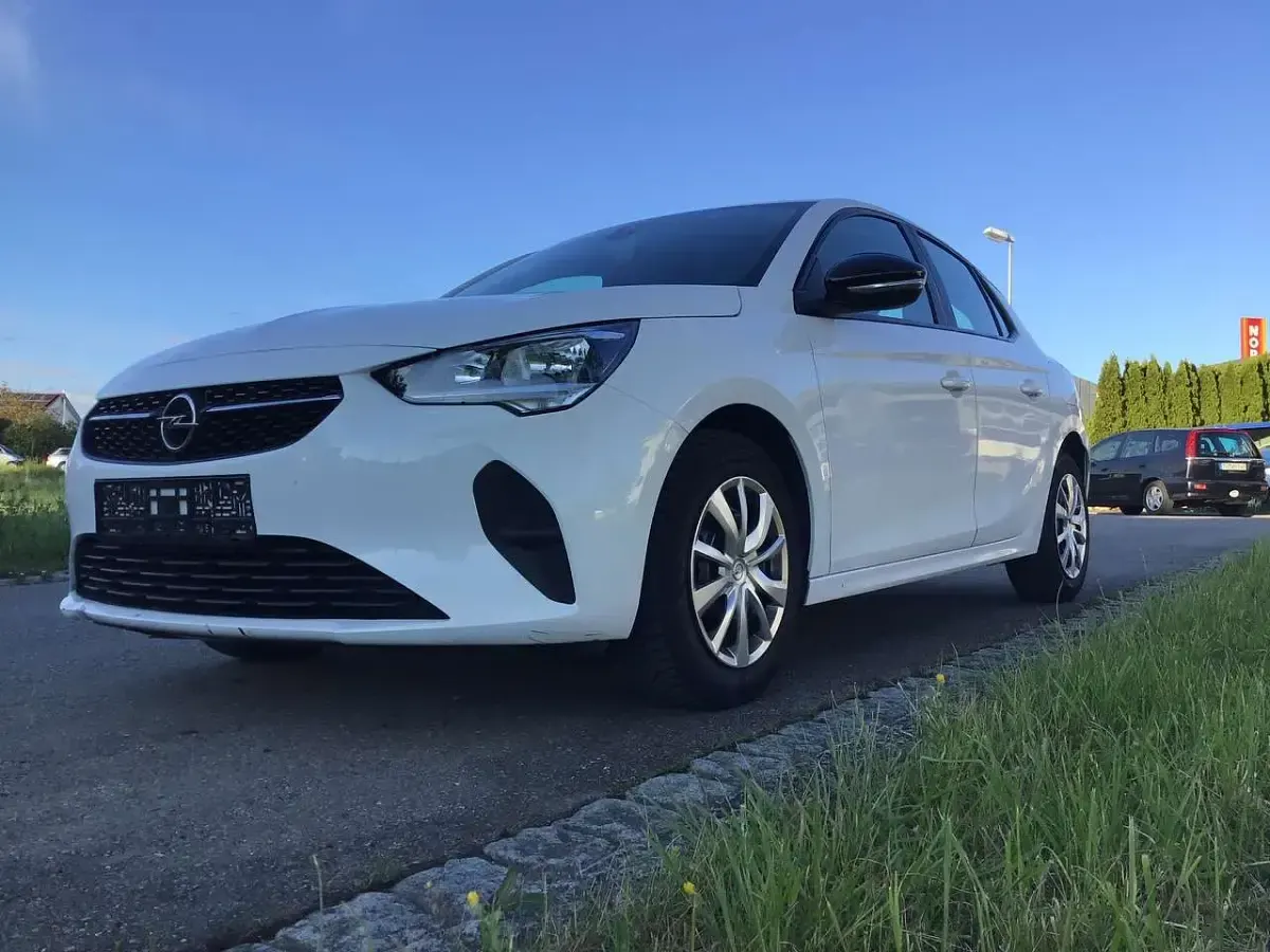 Usado Opel Corsa Edition 75 CV (55 kW) 2021 Blanco Utilitario