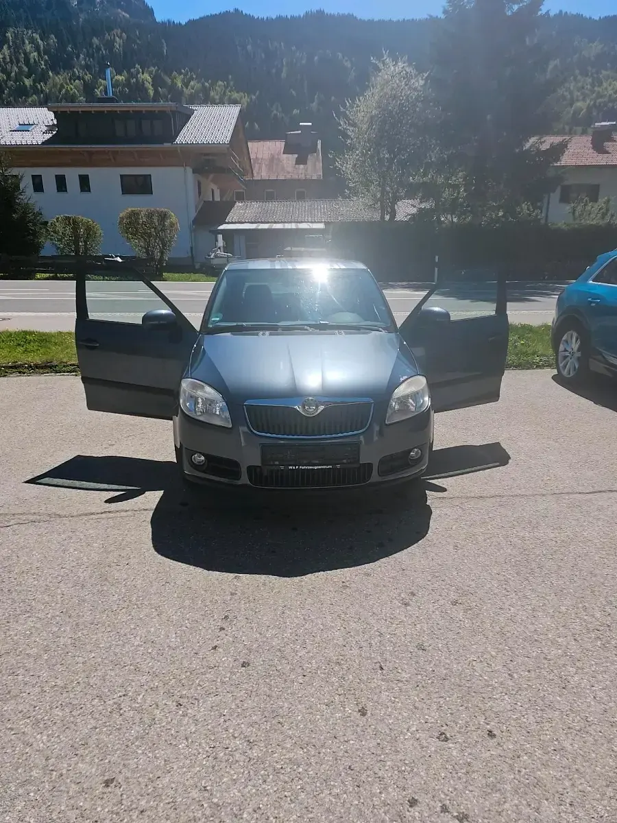 Second-hand Skoda Fabia 61 CP (44 kW) 2011 Gri Hatchback