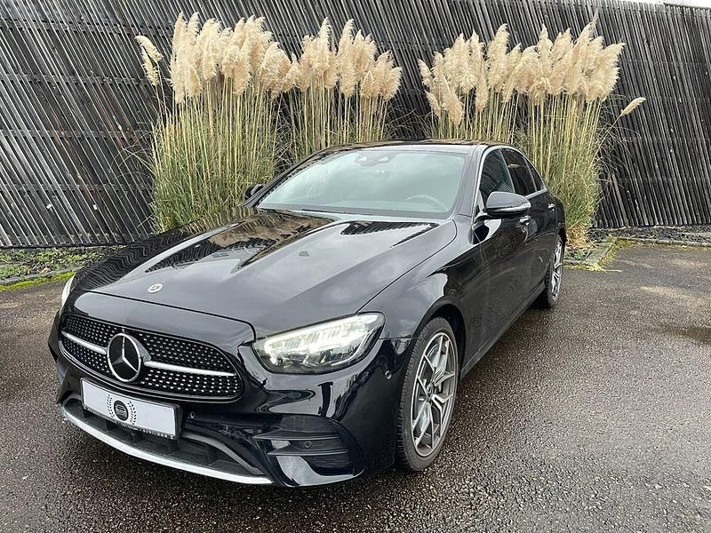 Schwarz Gebraucht 2022 Mercedes E450 Limousine | 56.450 € (Teuer) - Bild 1/4