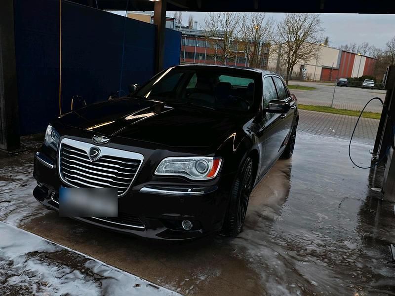 Gebraucht Chrysler 300C Executive 239 PS (175 kW) 2012 Braun Limousine