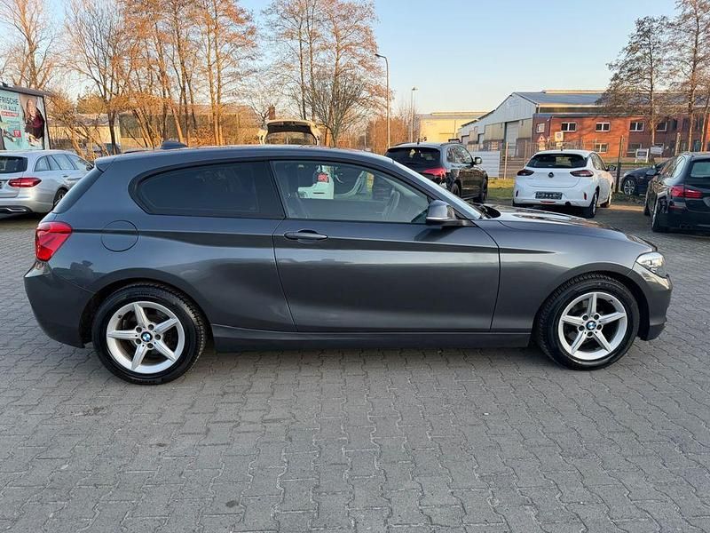 Gebraucht BMW 116 Advantage 116 PS (85 kW) 2016 Grau Kleinwagen