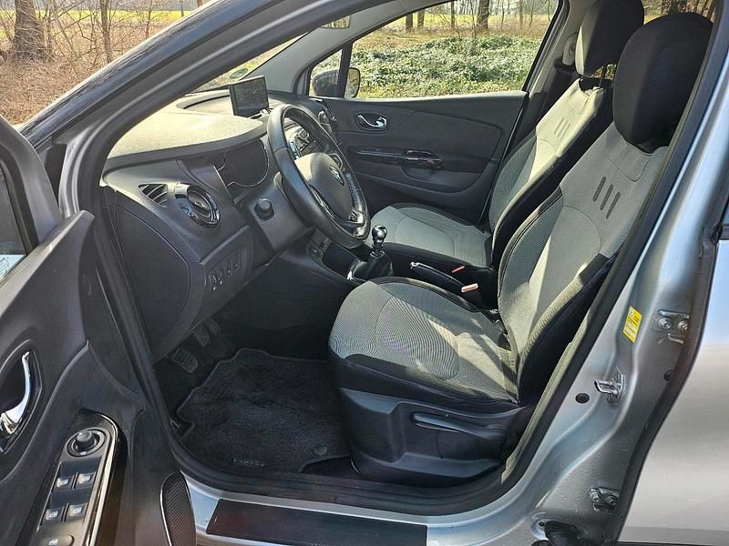 Gebraucht Renault Captur 118 PS (86 kW) 2016 Silber SUV