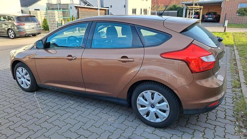 Gebraucht Ford Focus 100 PS (73 kW) 2013 Limousine