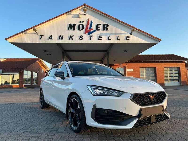 Candy weiß Gebraucht 2023 Cupra Leon Kombi | 26.445 € (Superpreis) - Bild 1/4