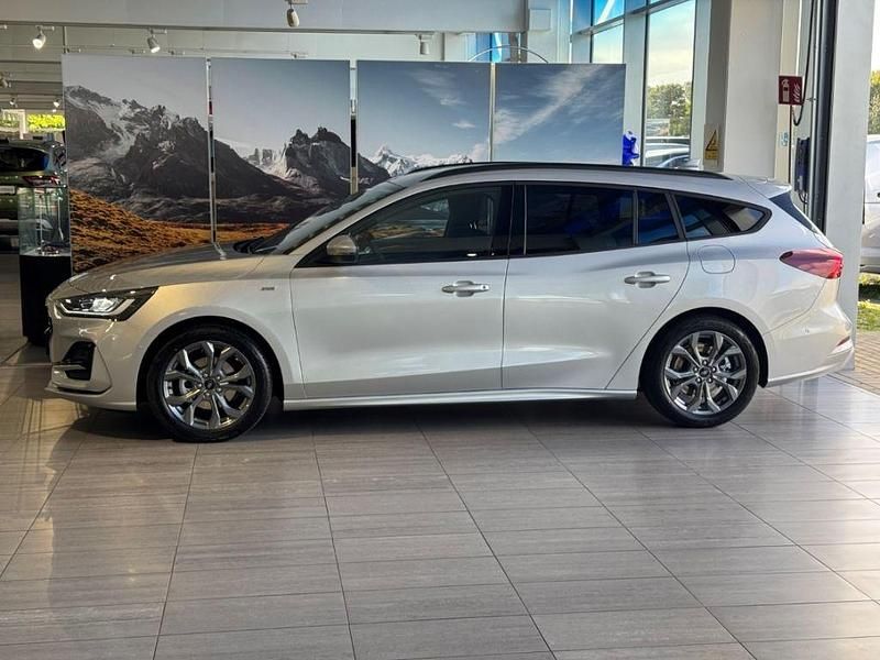 Neu Ford Focus ST-Line X 155 PS (114 kW) 2025 Silber Kombi