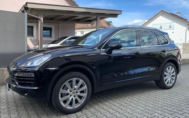 Second-hand Porsche Cayenne 245 CP (180 kW) 2011 Negru SUV