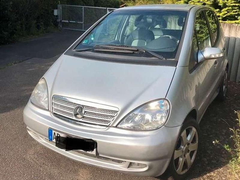 Silber Gebraucht 2003 Mercedes A210 Limousine | 1.990 € (Superpreis) - Bild 1/4