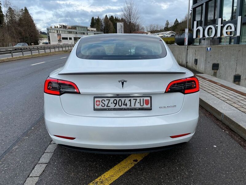 Neu Tesla Model 3 Performance 377 kW (513 PS) 2025 Weiß Limousine