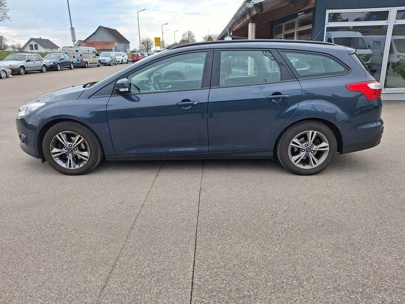 Używany Ford Focus SYNC Edition 125 KM (91 kW) 2014 Czarny Kombi