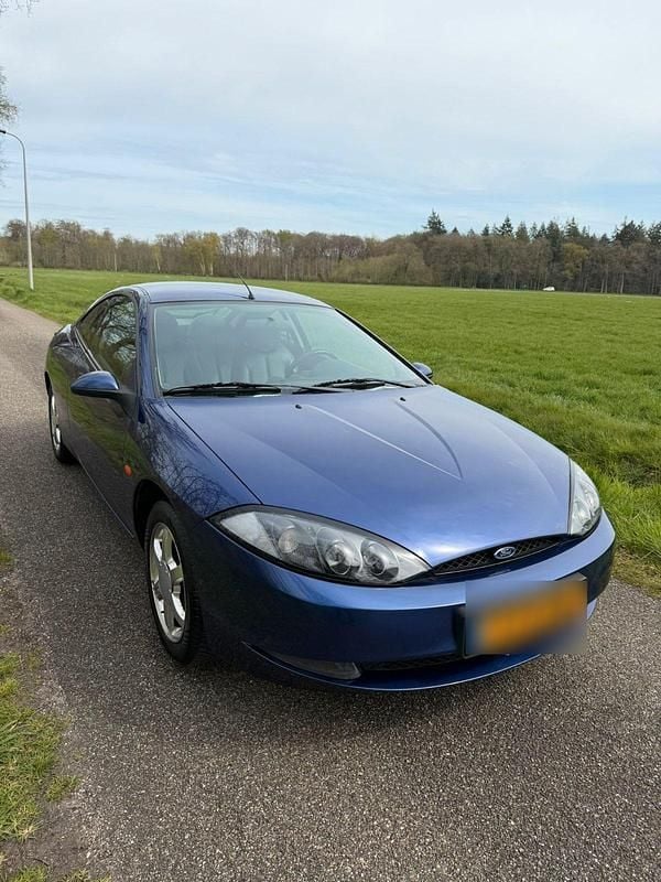 Usado Ford Cougar 170 HP (125 kW) 2000 Azul Coupé