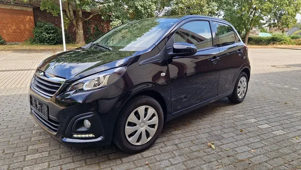 Gebraucht Peugeot 108 Active 69 PS (50 kW) 2018 Schwarz Limousine