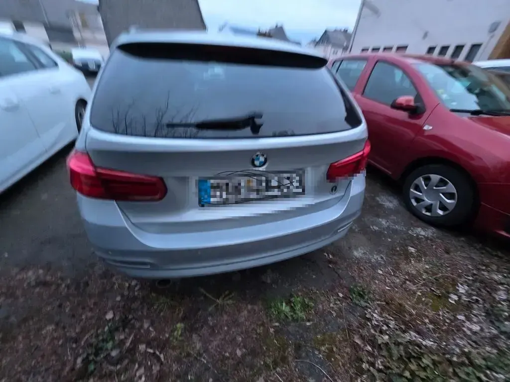 Gebraucht BMW 318 150 PS (110 kW) 2016 Silber Kombi