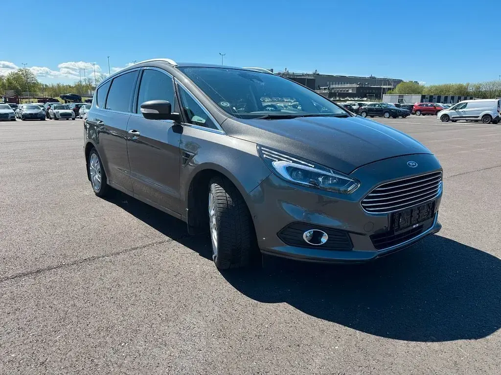 Gebraucht Ford S-MAX Titanium 241 PS (177 kW) 2015 Grau Van / Kleinbus