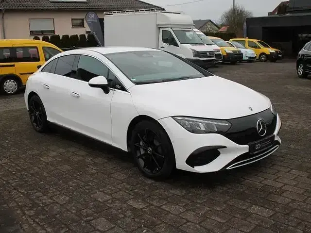 Gebraucht Mercedes EQE300 180 kW (245 PS) 2023 Weiß Limousine