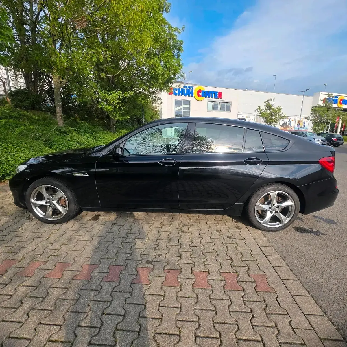 Gebraucht BMW 530 M Sport 245 PS (180 kW) 2011 Schwarz Limousine