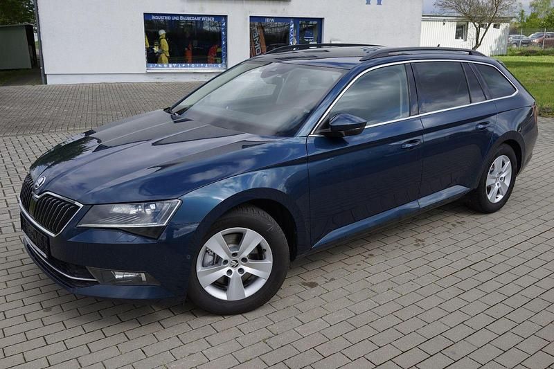 Blau Gebraucht 2016 Skoda Superb Ambition Kombi | 13.499 € (Fairer Preis) - Bild 1/4