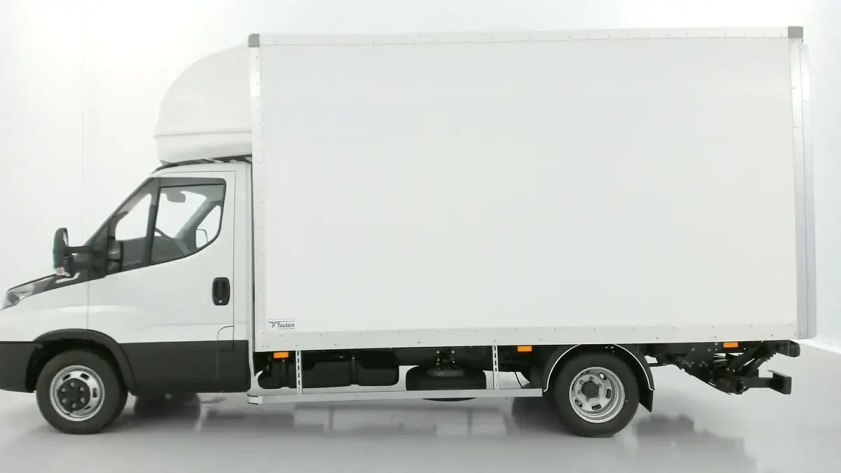 Neu Iveco Daily 175 PS (128 kW) 2025 (blanc) Van