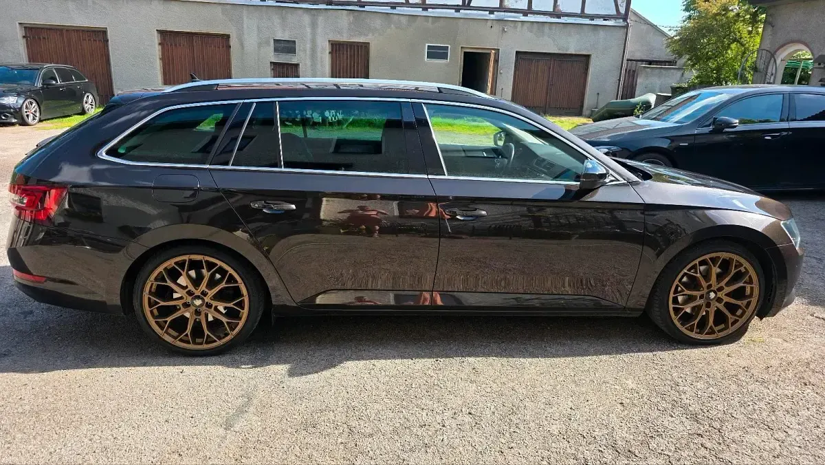 Gebraucht Skoda Superb 150 PS (110 kW) 2016 Braun Kombi