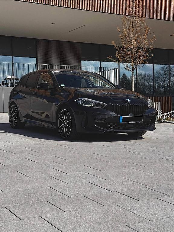 Gebraucht BMW 120 M Sport 190 PS (139 kW) 2021 Schwarz Kleinwagen