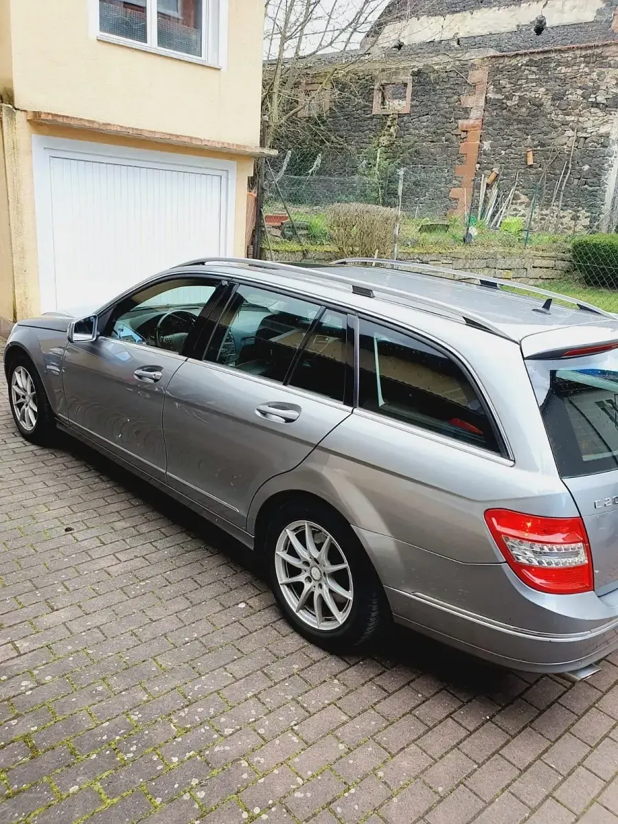 Gebraucht Mercedes C200 184 PS (135 kW) 2011 Grau Kombi