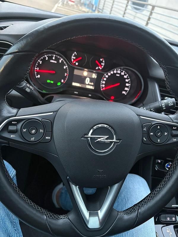 Schwarz Gebraucht 2018 Opel Grandland X S SUV | 12.500 € (Superpreis) - Bild 1/4