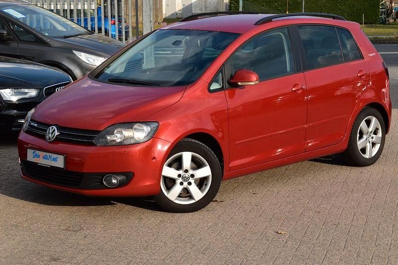 Gebraucht VW Golf VI Team 105 PS (77 kW) 2010 Rot Kleinwagen