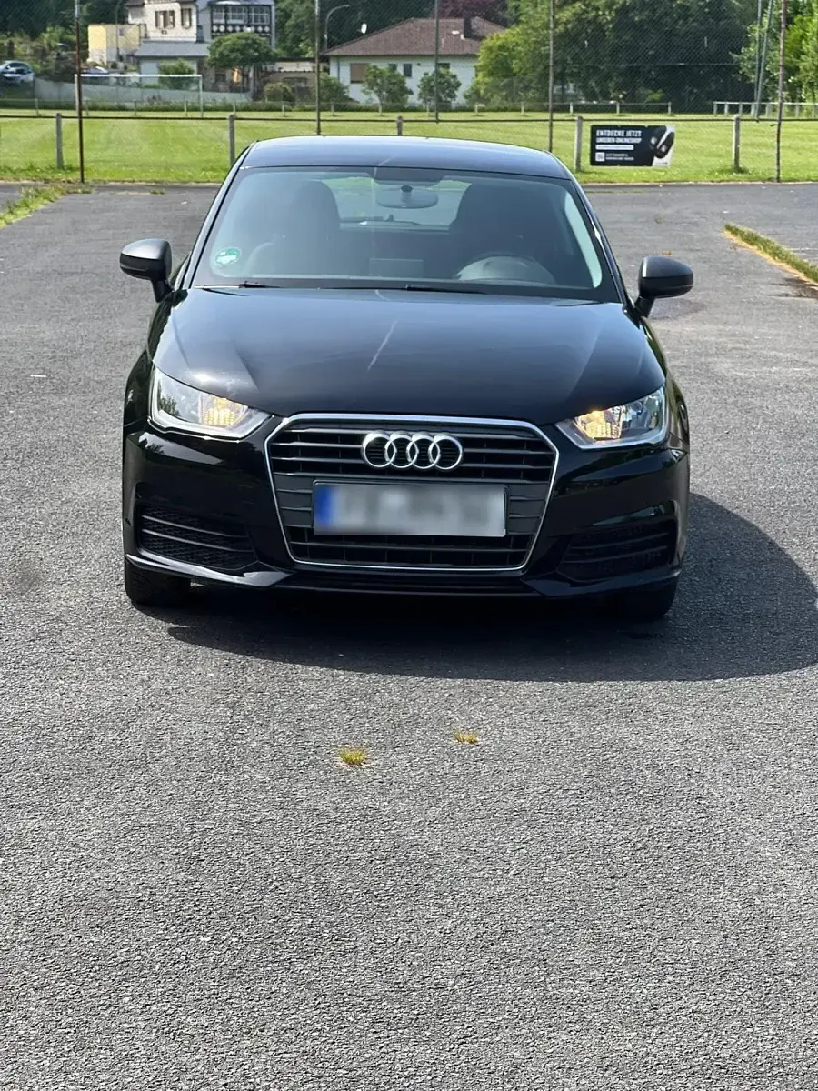 Gebraucht Audi A1 90 PS (66 kW) 2017 Schwarz Kleinwagen