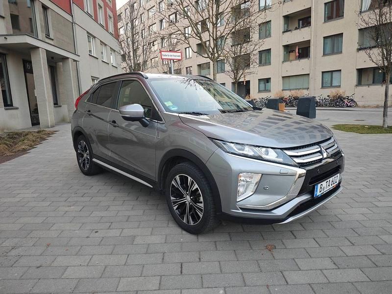 Gebraucht Mitsubishi Eclipse Cross Intense 163 PS (119 kW) 2019 Grau SUV