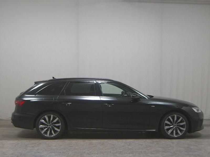 Gebraucht Audi A4 S-Line 150 PS (110 kW) 2022 Mythosschwarz metallic Kombi