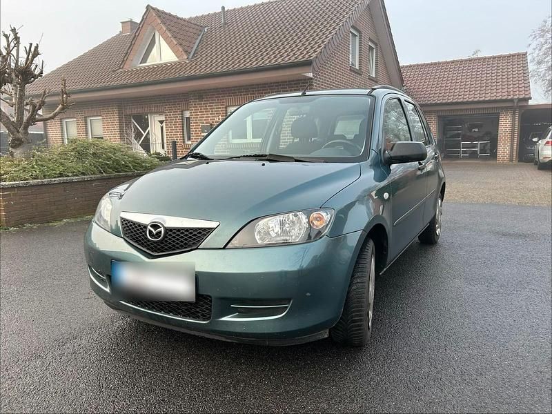 Second-hand Mazda 2 75 CP (55 kW) 2003 Verde Hatchback