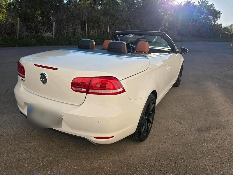 Second-hand VW Eos 150 CP (110 kW) 2013 Alb Cabrio