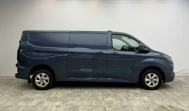 Second-hand Ford Transit Custom 150 CP (110 kW) 2024 Albastru Berlinǎ