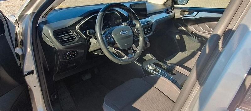 Gebraucht Ford Focus Titanium 120 PS (88 kW) 2018 Silber Limousine