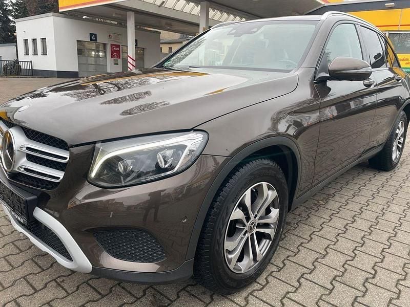 Braun Gebraucht 2016 Mercedes GLC220 SUV | 23.300 € (Guter Preis) - Bild 1/4