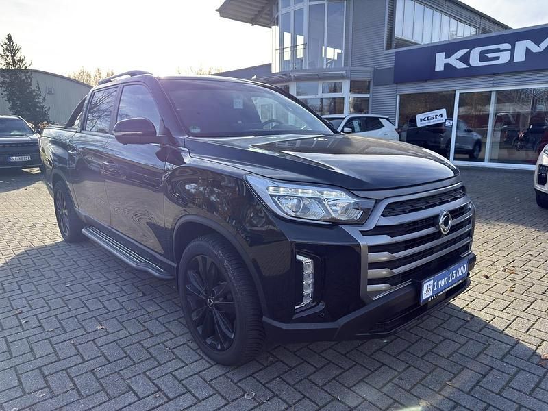 Schwarz metallic Gebraucht 2024 Ssangyong (KGM) Musso Sapphire | 38.570 € - Bild 1/1