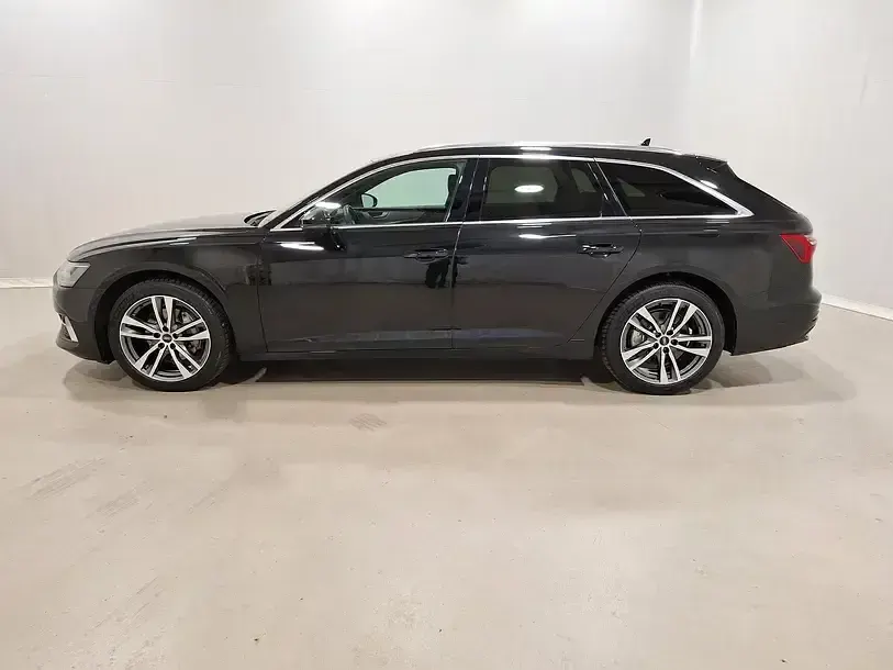Gebraucht Audi A6 Sport 265 PS (194 kW) 2022 Mythosschwarz metallic Limousine